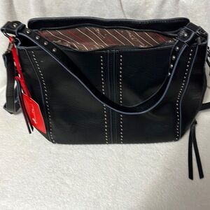 Montana West duel handed conceal carry purse handles and shoulder strap.